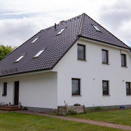 Urlaubs-Appartement Am Dorfrand Wieck Kültér fotó