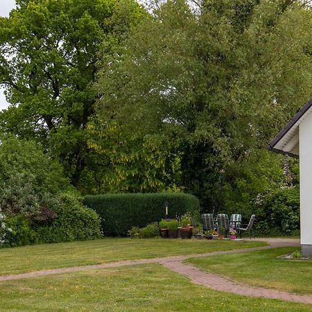 Urlaubs-Appartement Am Dorfrand Wieck Kültér fotó