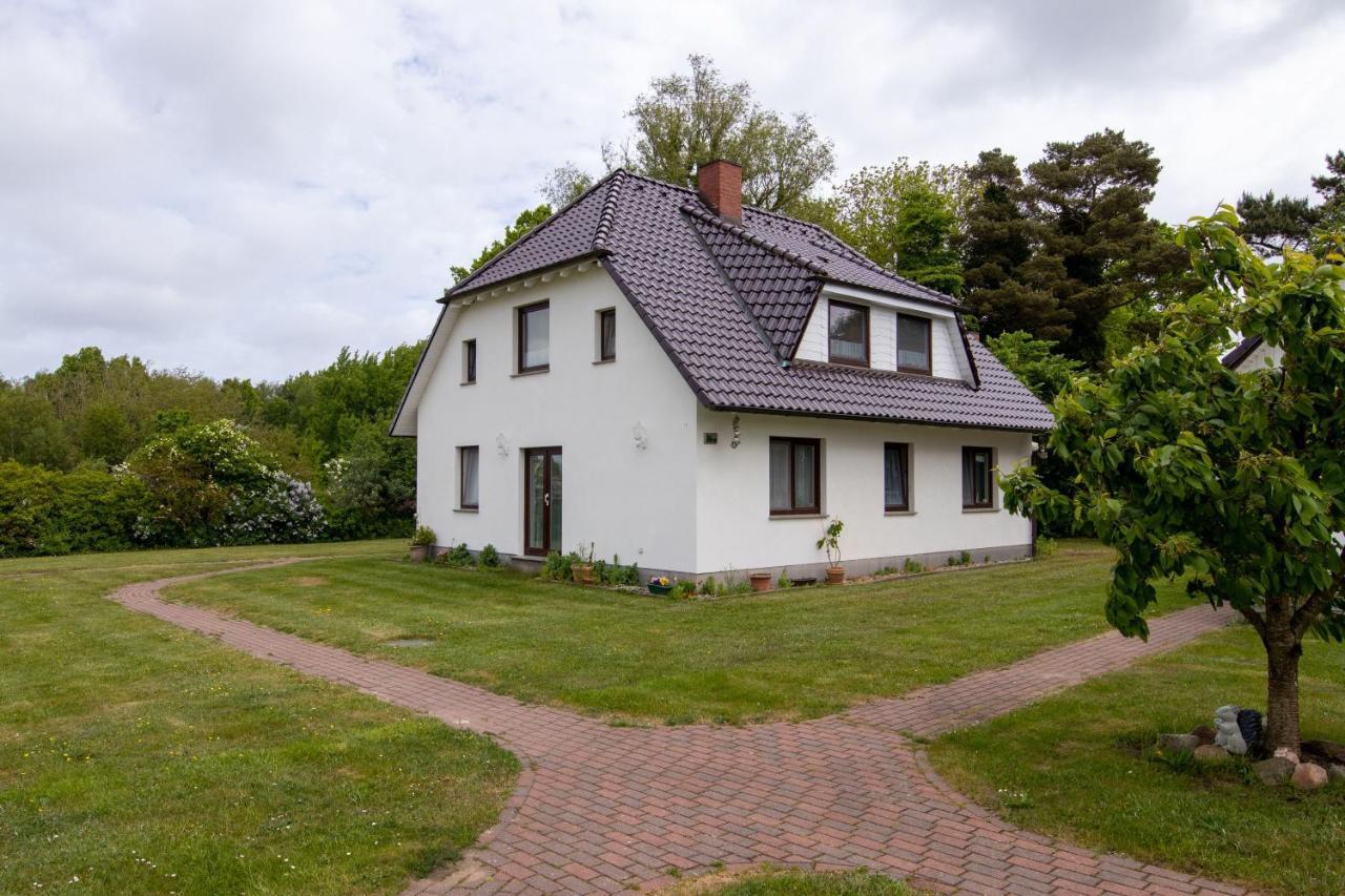 Urlaubs-Appartement Am Dorfrand Wieck Kültér fotó