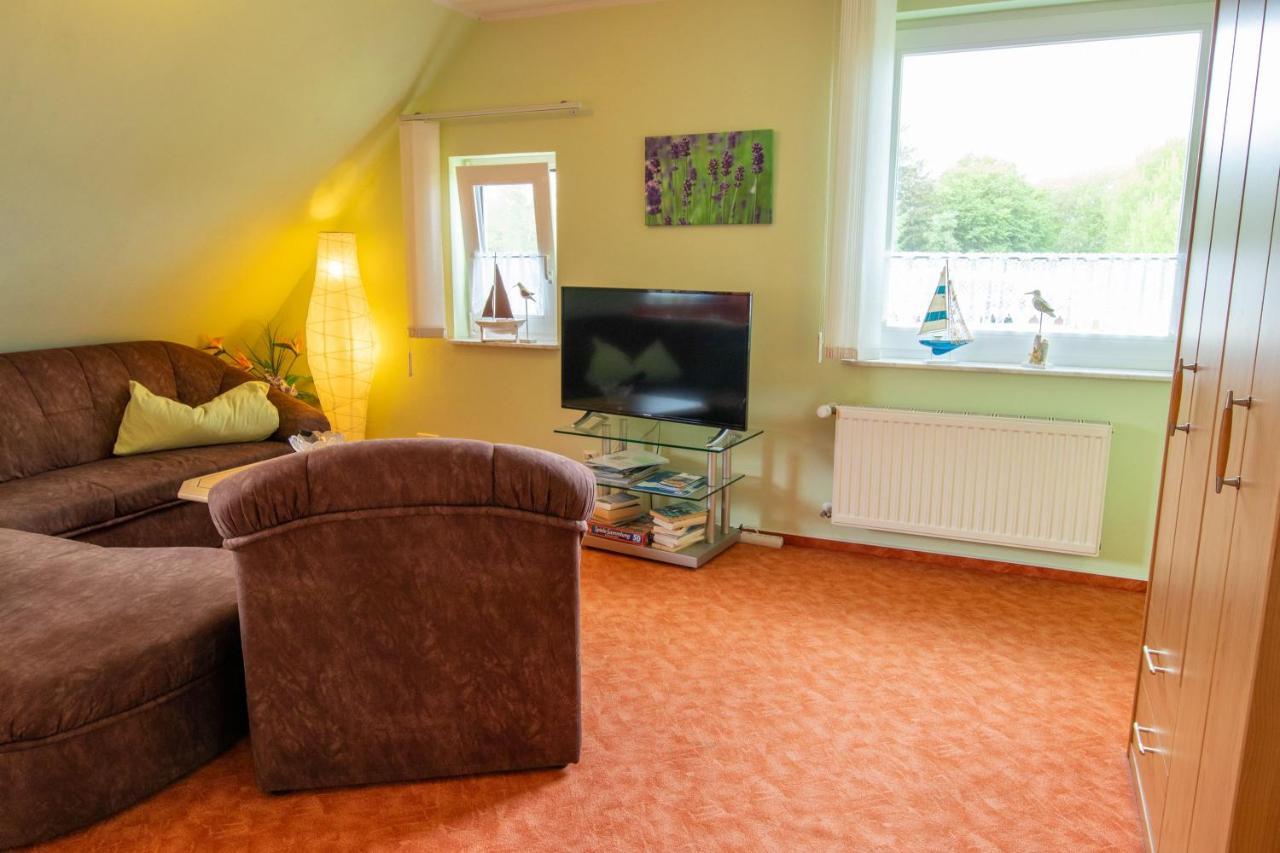 Urlaubs-Appartement Am Dorfrand Wieck Kültér fotó