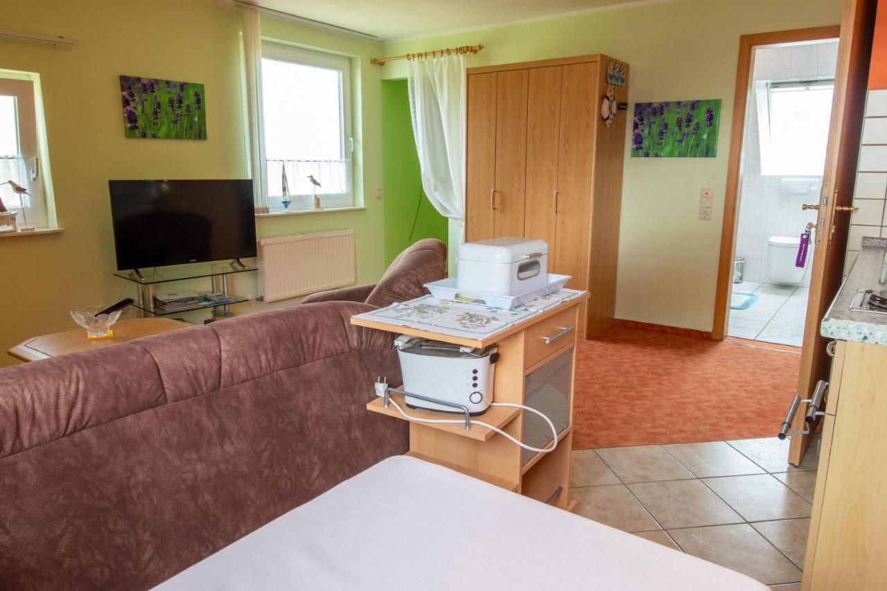 Urlaubs-Appartement Am Dorfrand Wieck Kültér fotó